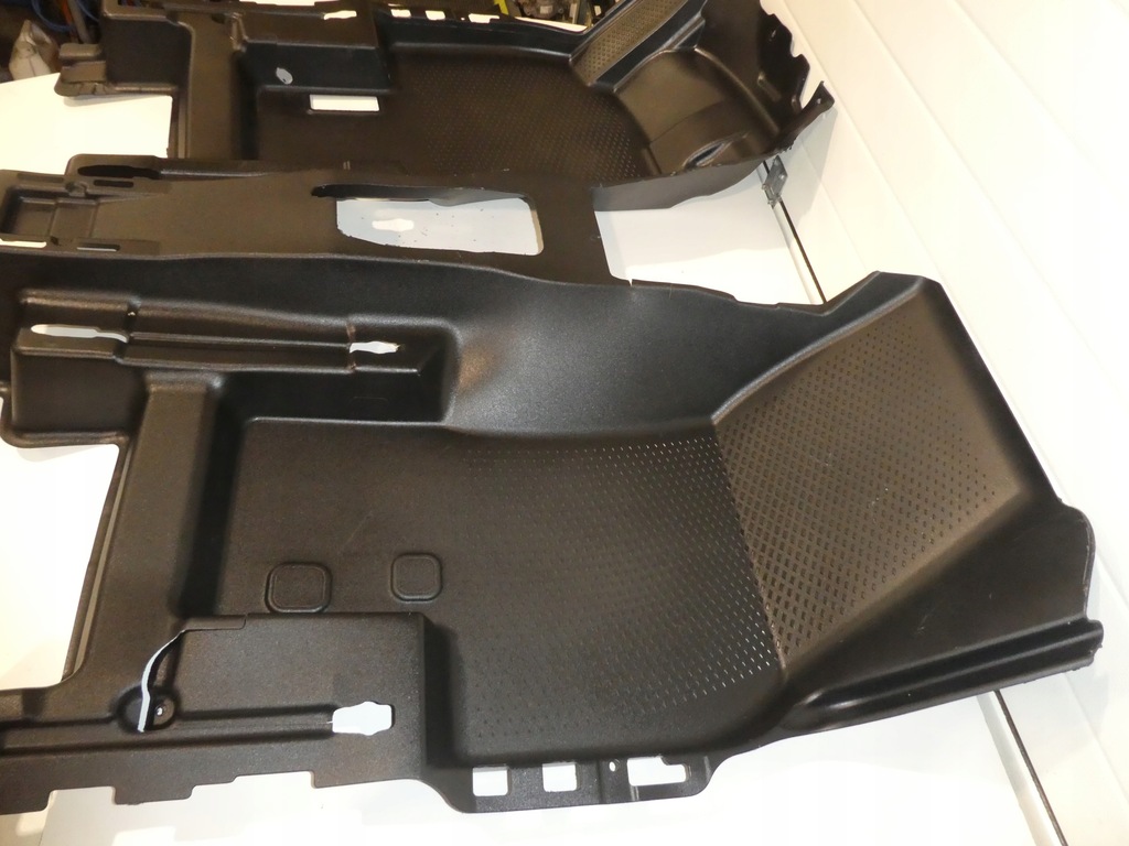 фото №6, Vw caddy v 5 коврик обшивка резиновый резиновый элемент 2k8863703b