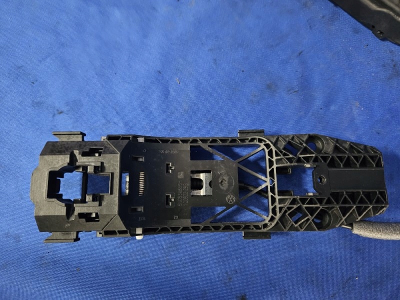 фото №6, Замок дверь правый задняя skoda kamiq 7pin