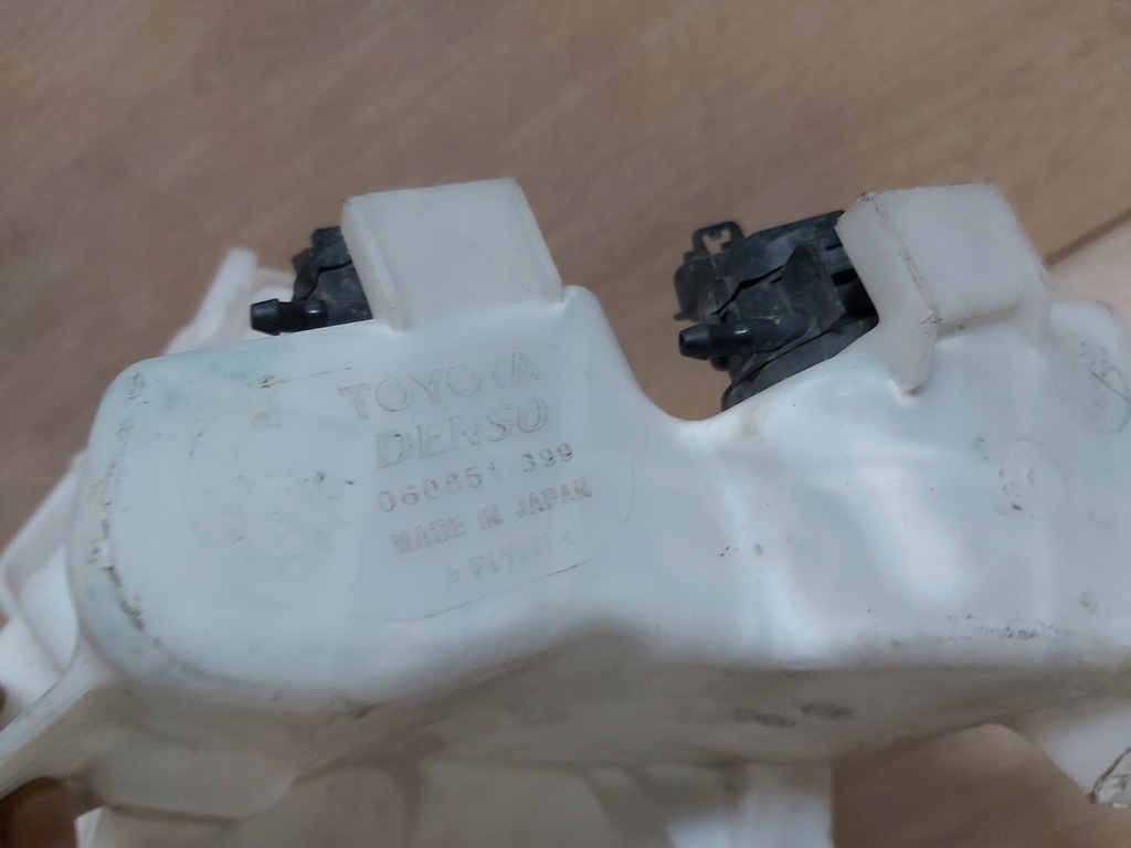 фото №5, Toyota prius c aqua бачок омивача 060851399