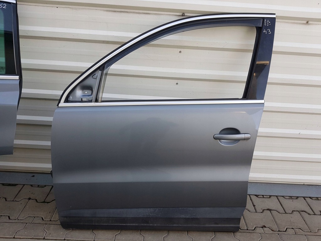 фото №1, Vw tiguan i 5n 06-15r дверь левая перед lr7n