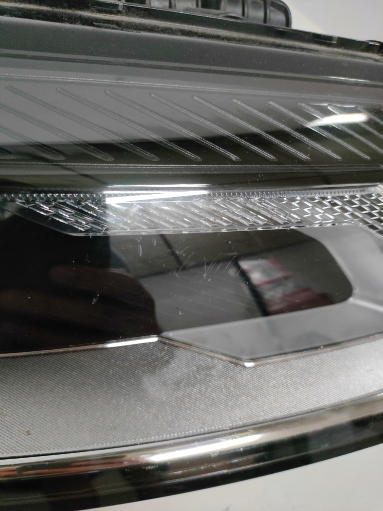 Купить Audi a4 рестайлинг  фара правый  led 8w0941012