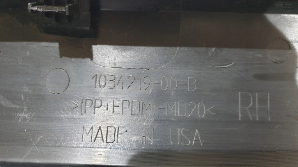 Купити Поріг молдинг накладка поріг tesla x 1034219-00-b