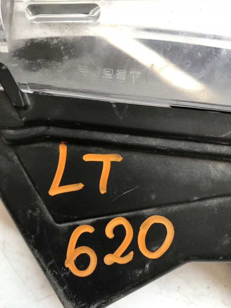 фото №11, Tesla 3 противотуманная фара левый 1624798-00-a оригинал