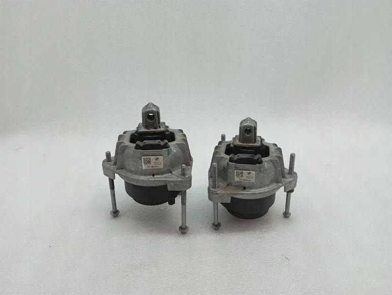 Купить Rolls royce wraith rr5 купе двигатель кронштейн set 22116852148 v12-