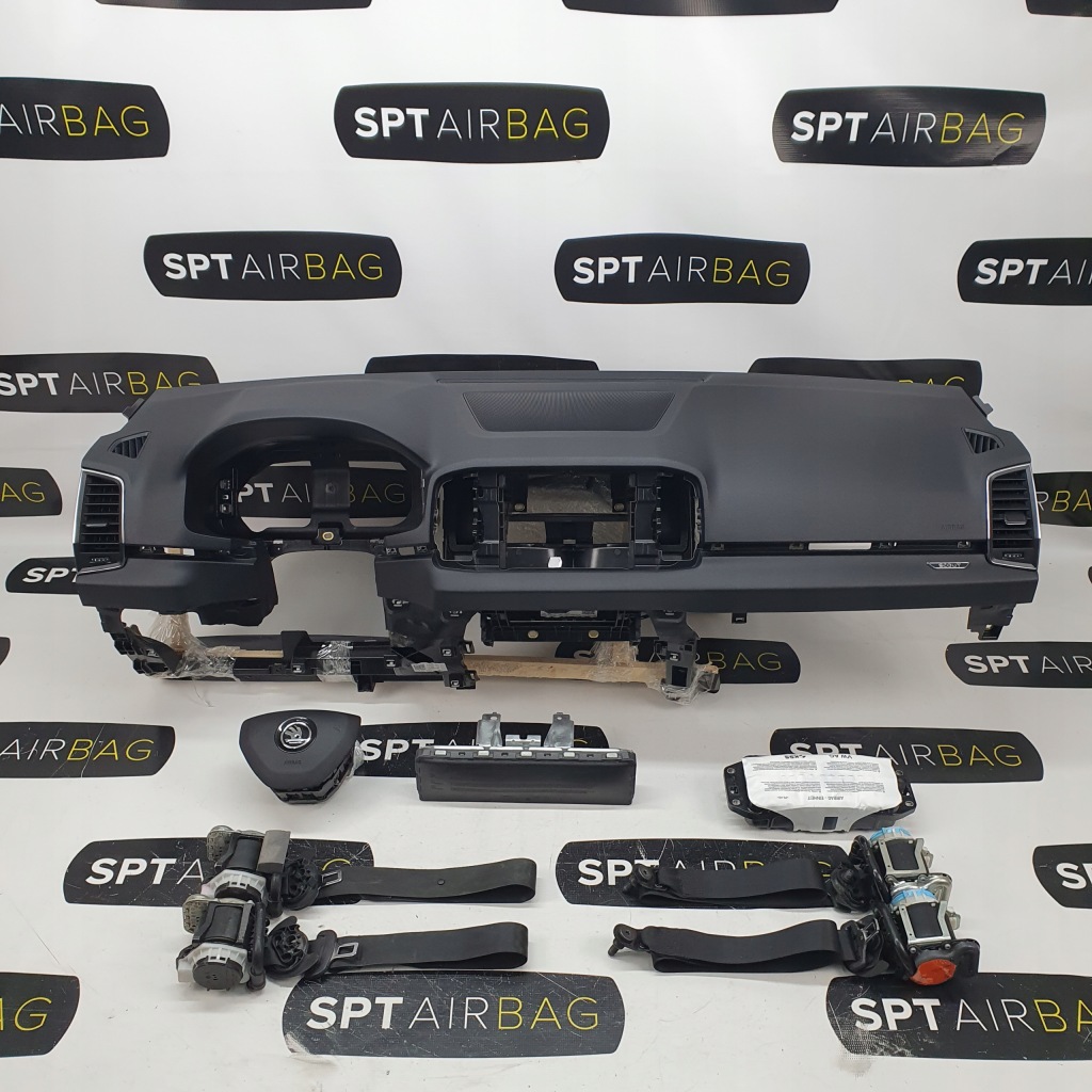 фото №1, Karoq панель приладів консоль подушки безпеки ремені подушка безпеки