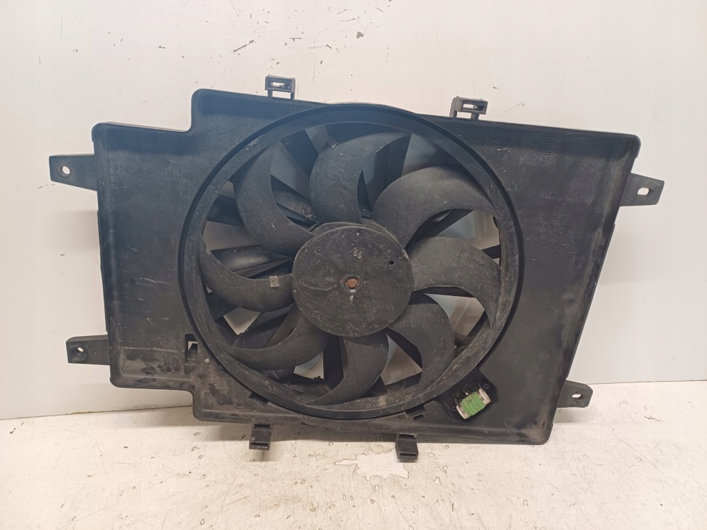 Alfa romeo 147 00- вентилятор радиатора 8240310 в Украине