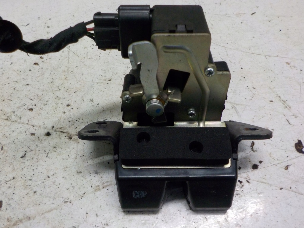 фото №1, Kia ceed замок крышки