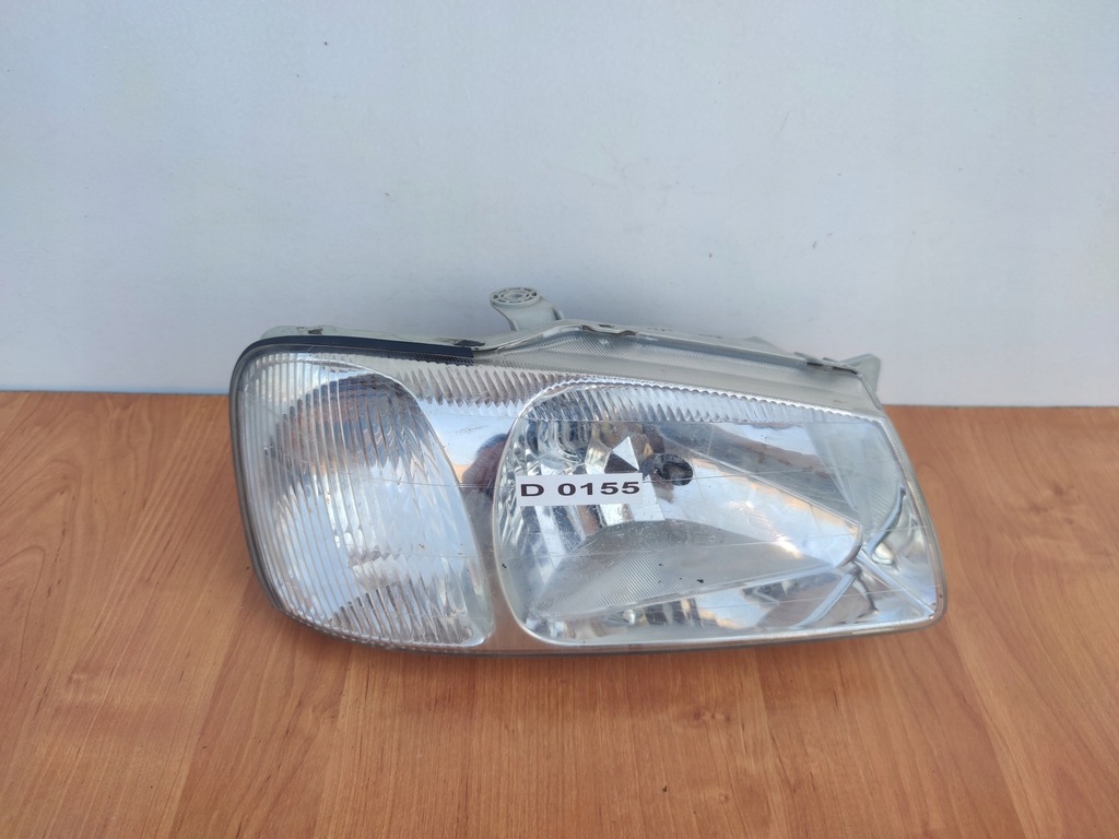 фото №1, Hyundai accent 99-03r права лампа перед фара