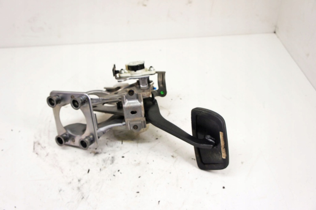 фото №5, Ki246 lexus is is300h iii 2.5i педаль тормоза