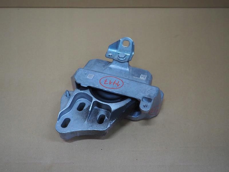 фото №1, Кронштейн кронштейн подушка двигуна mercedes eqb300 x243