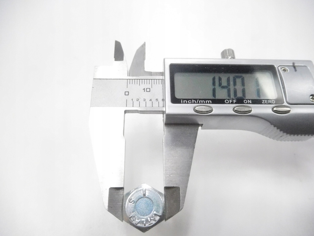 Болт, кронштейн двигуна / коробки ford transit 1985-1991 оригінальний номер 1575455 Недорого