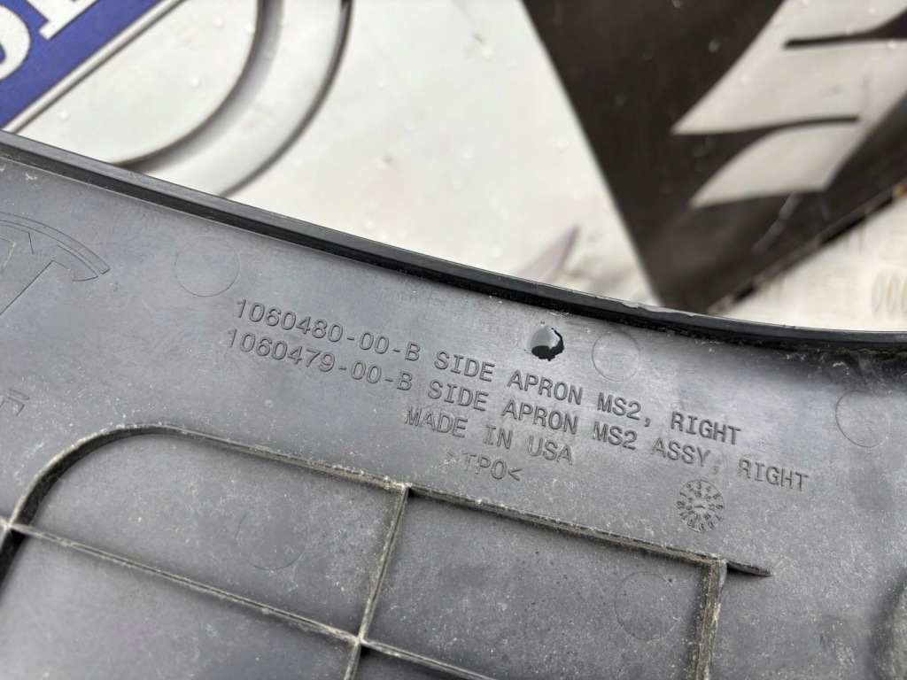 Tesla model s рестайлинг  накладка защита левая правая перед ванна 1060480 1060478 в Украине