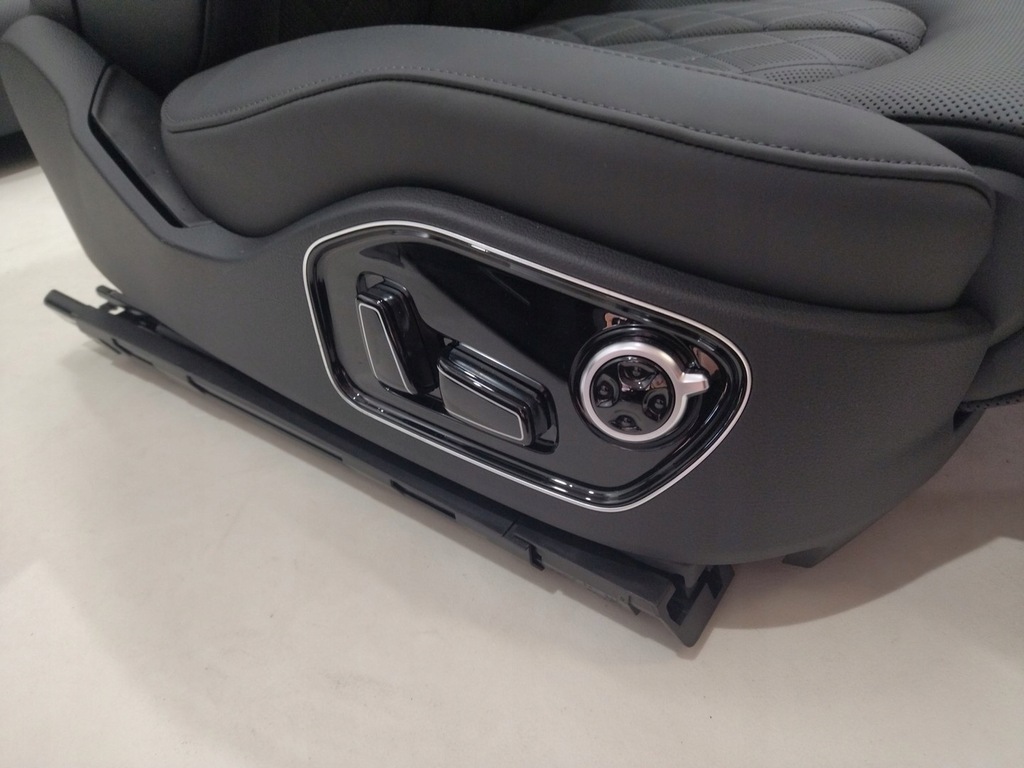 фото №12, Оббивка сидіння перед сидіння задня rse bose audi a8 d4 long lift 2015-2018r