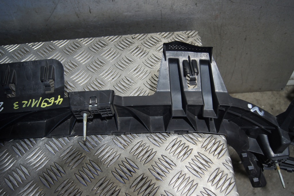 фото №11, Кронштейн середній бампера задня audi a3 8v