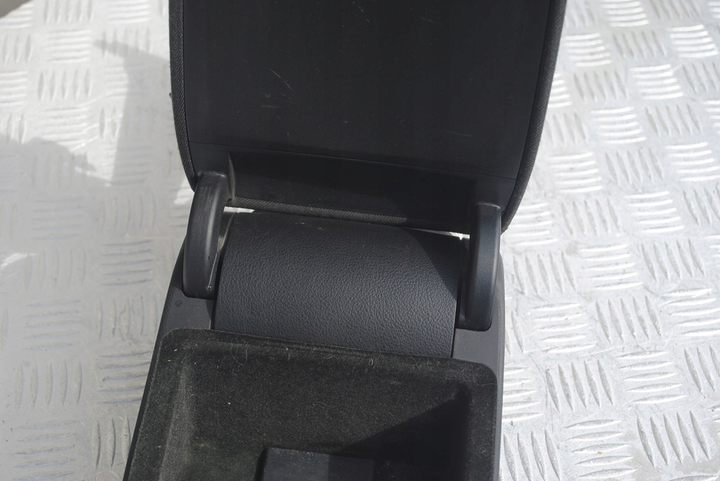 фото №5, Подлокотник 4f0864283 audi a6 c6 2.7 tdi