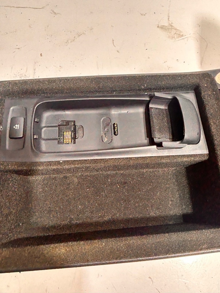 фото №5, Бардачок підлокітник чорний телефон audi справний audi a6 c6