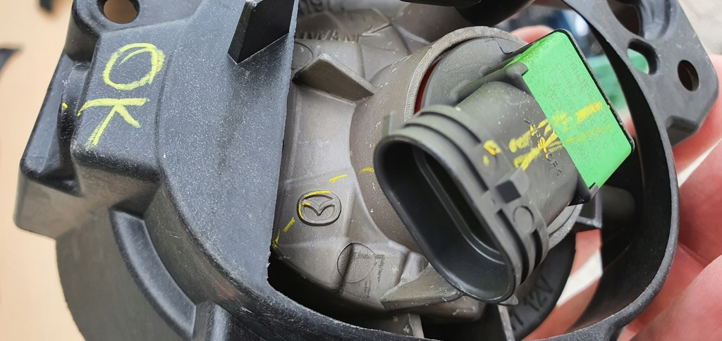 фото №4, Mazda 3 противотуманная фара правый кронштейн оригинал