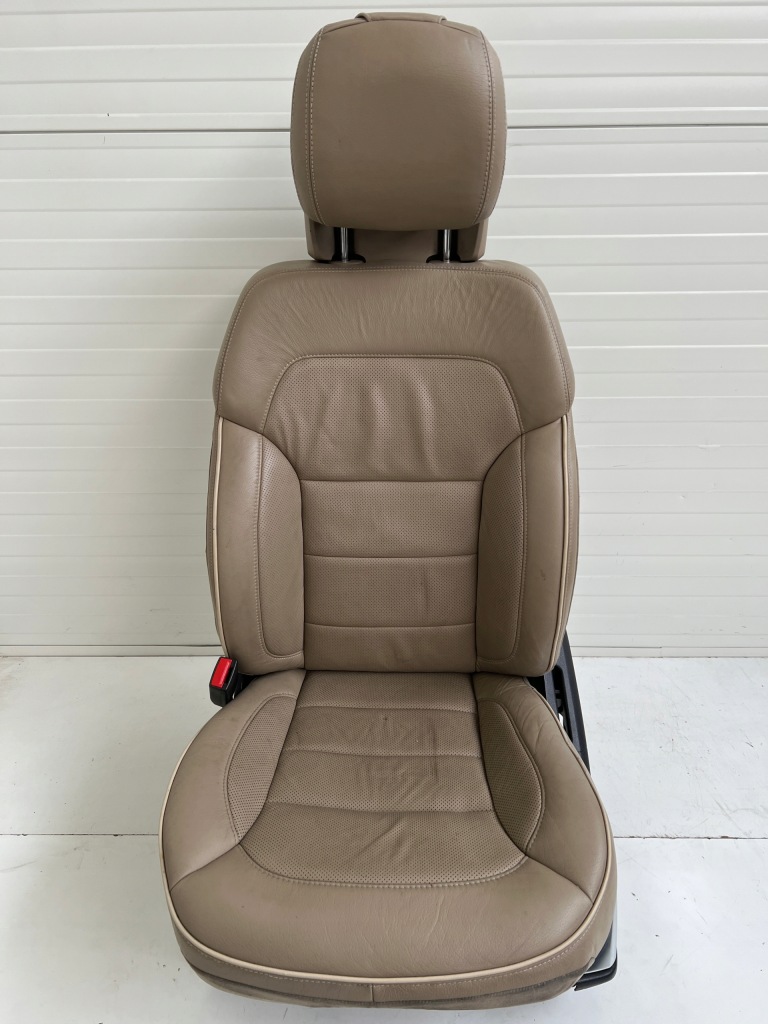 Купити Сидіння заднє сидіння обшивки тунель середній пластики dvd mercedes gl ii x166 7 осіб