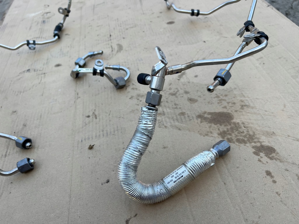 Купить Mercedes c63s amg w205 sedan трубки шланг топлива оригинал