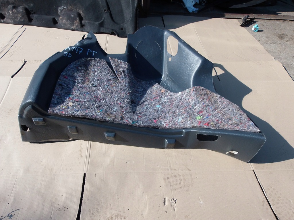 фото №5, Обшивка багажника правый alfa romeo 147 3 дверь