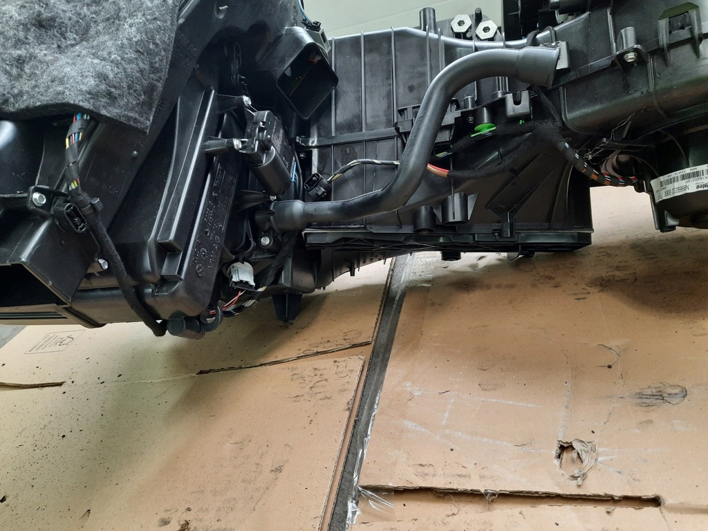 фото №12, Audi q3 8u 2.0tfsi обігрівач