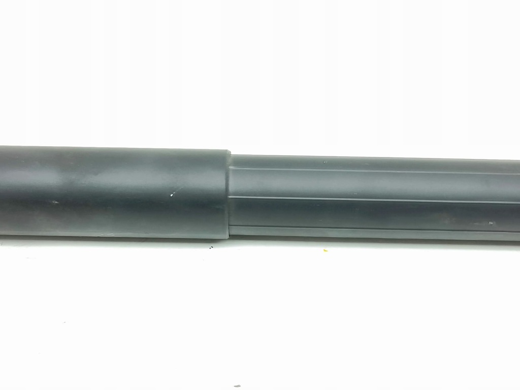 фото №14, Maserati levante 2017 правая сторона амортизатор крышки задний багажника