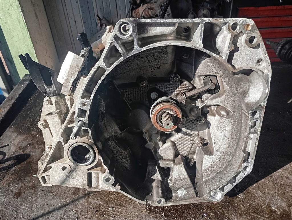 фото №1, Коробка передач передач renault clio iv dacia sandero stepway logan 0.9 tce jh3399
