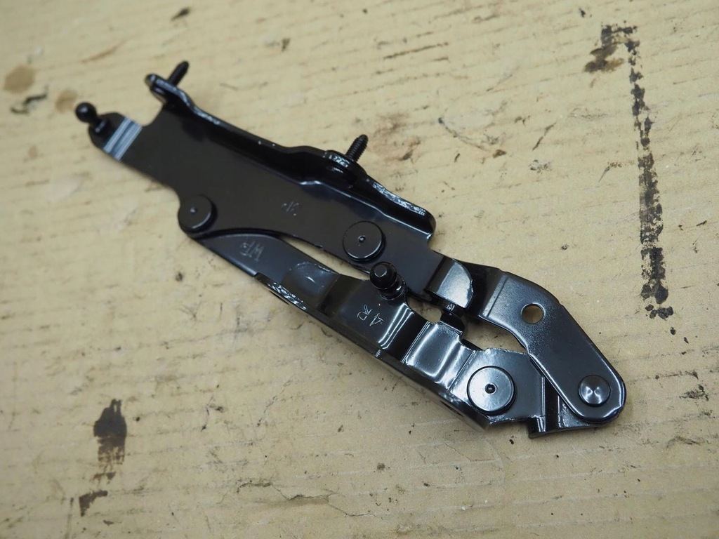 фото №5, Петля кришки mazda mx5 nd правий