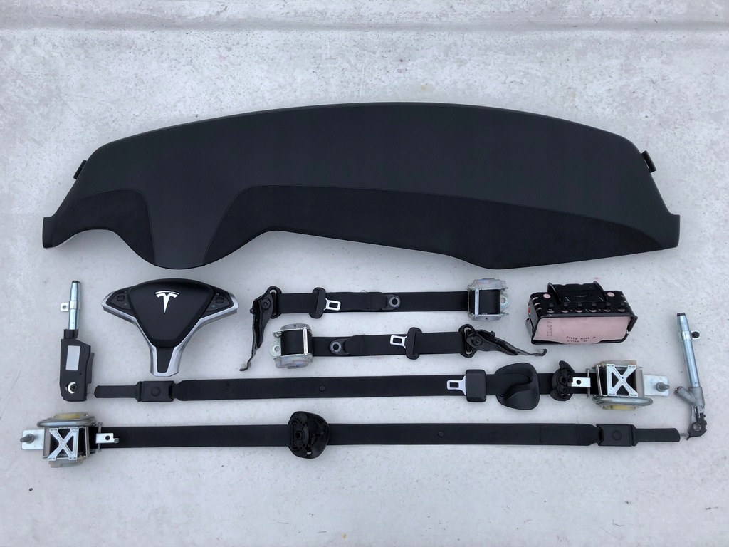 фото №1, Tesla x приборная панель приборная панель консоль подушки безопасности ремни