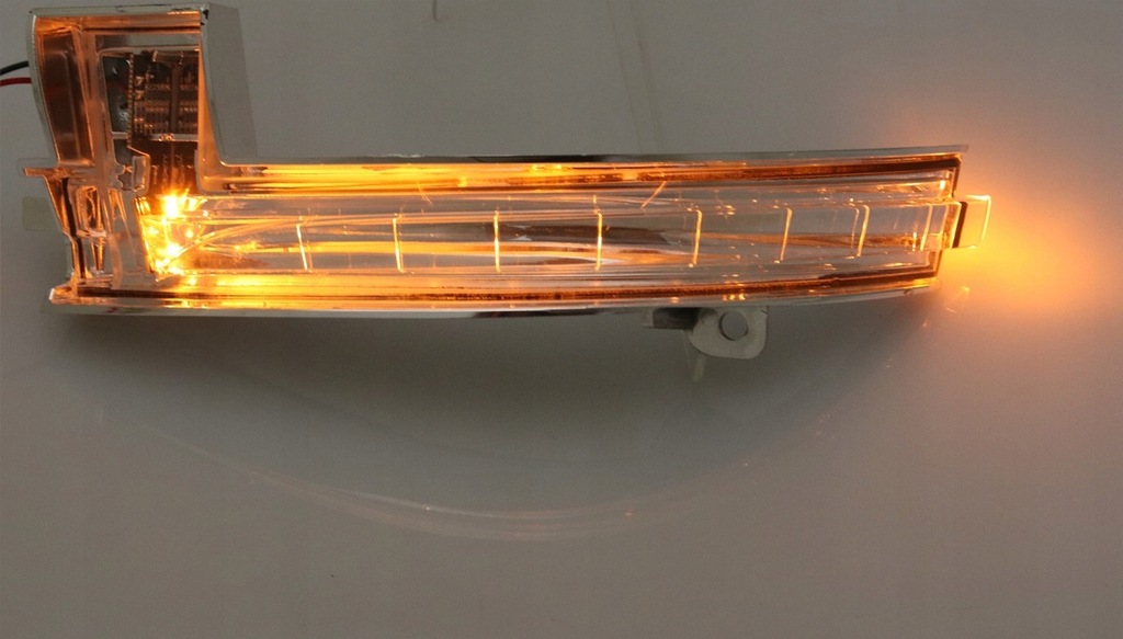 фото №2, Поворотник зеркало chrysler pacifica ii 16-23