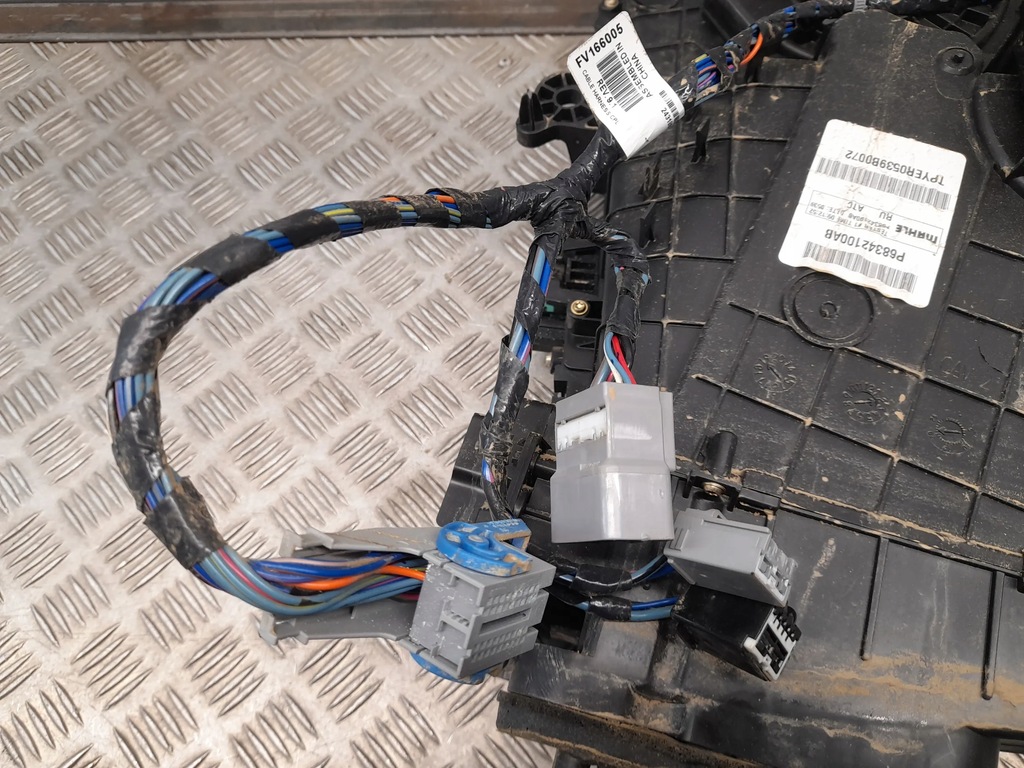 фото №8, Chrysler pacifica 68342100ab задний отопители