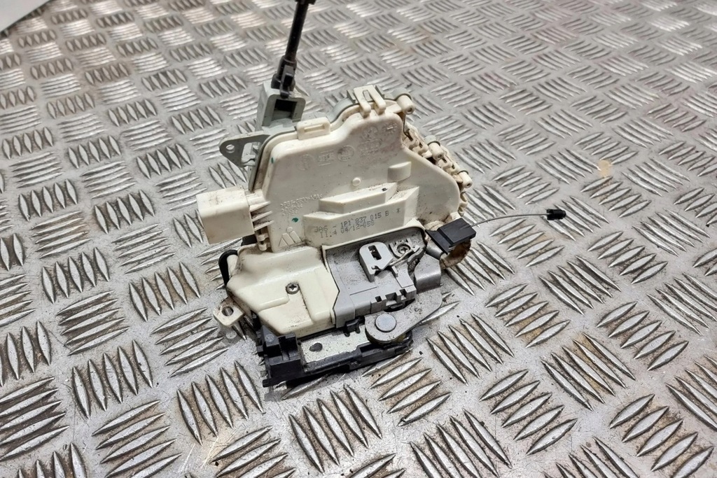 фото №7, Замок левых передних дверь seat altea 5p1 1p1837015b 1.2l бензиновый 77kw