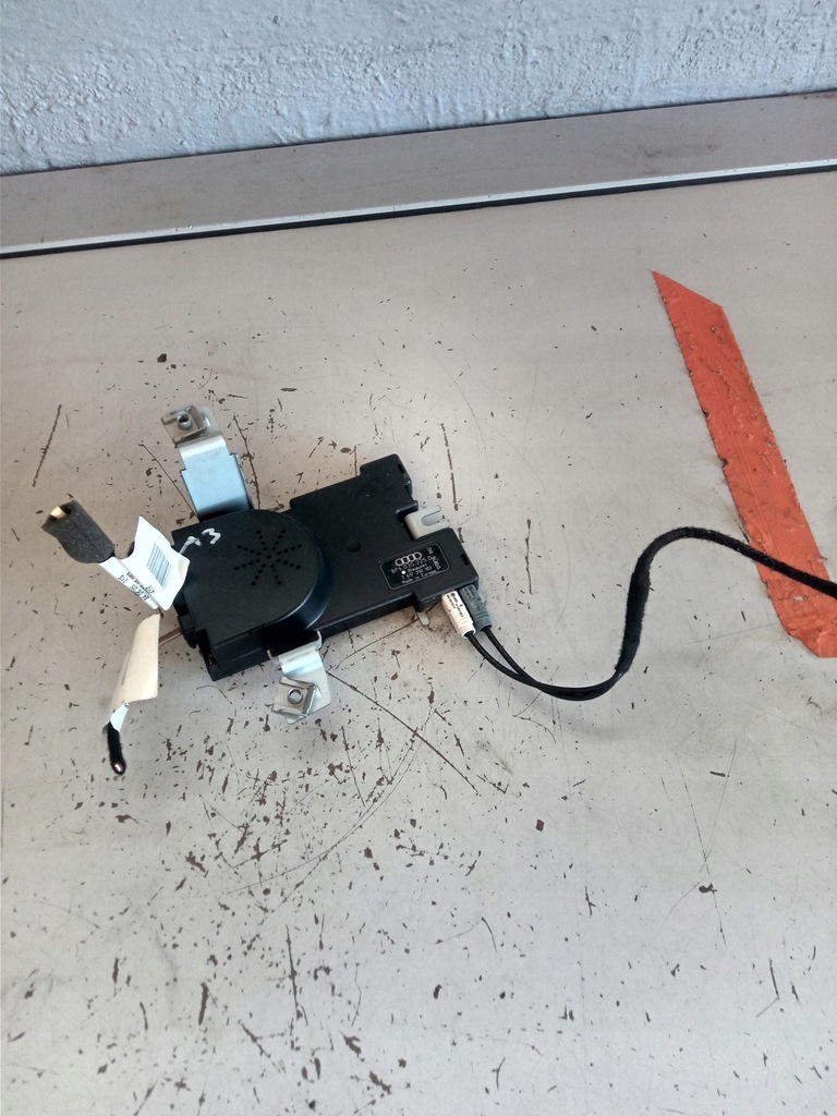 фото №1, Audi a3 8p усилитель антенны 8p4035225d