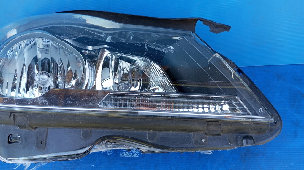 фото №10, Лампа правий перед europa a2048209659 mercedes c klasa w204 lift