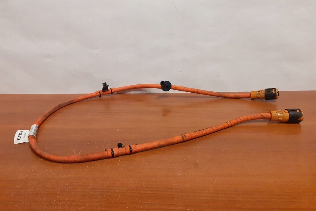 фото №8, Кабель зарядки аккумулятора volvo xc40 536 v33b001002 1.5l hybrid 195kw 2021