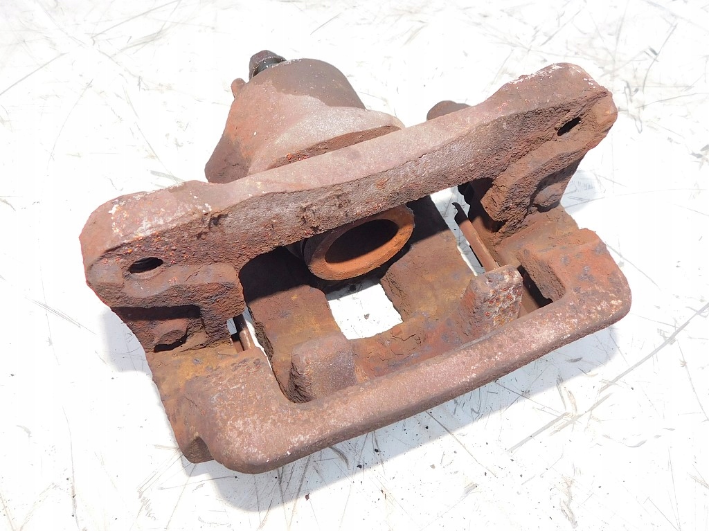 фото №7, Hyundai santa fe i 2.0 136km 06r суппорт задняя левый