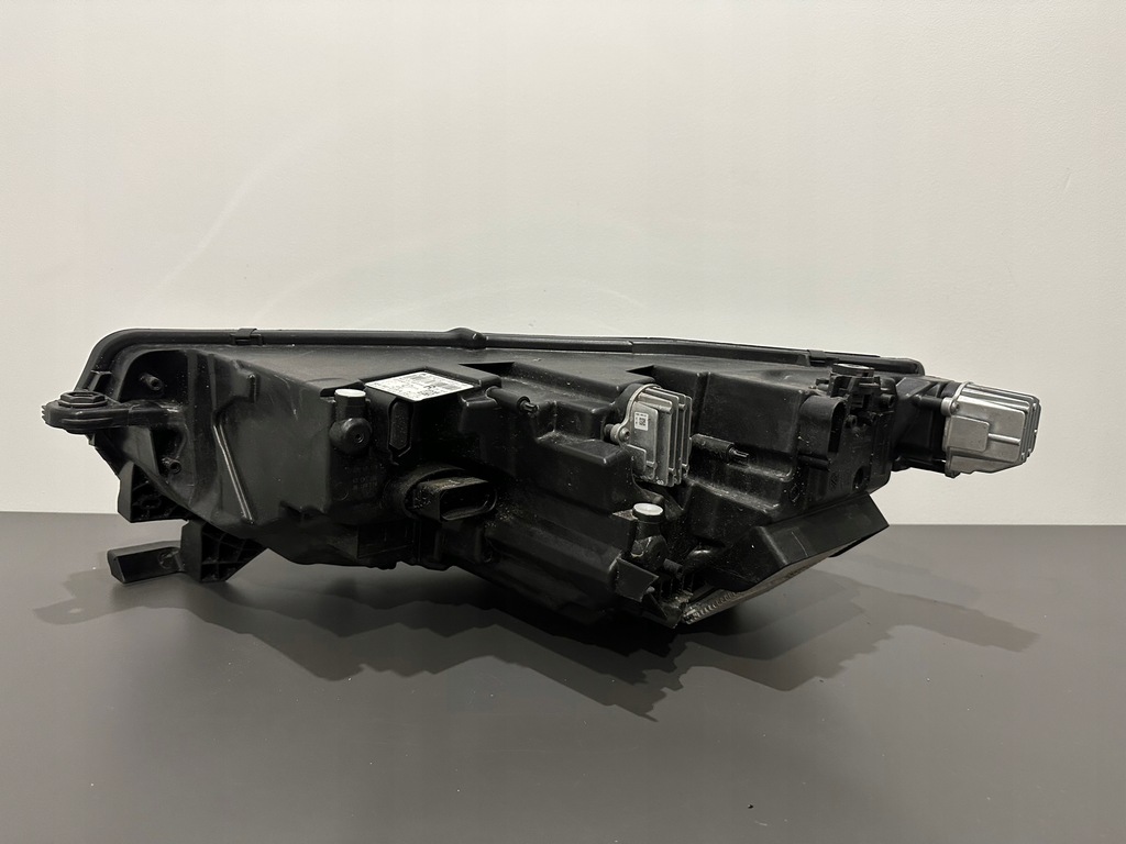 фото №13, Skoda octavia iv лампа правая full led 5e4941018a