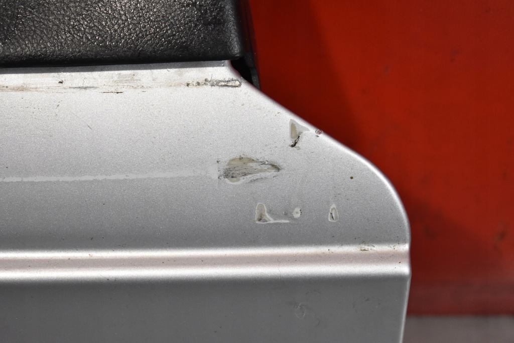 фото №4, Крышка багажника багажника задняя задняя нижняя часть серебристая land rover discovery 3 iii