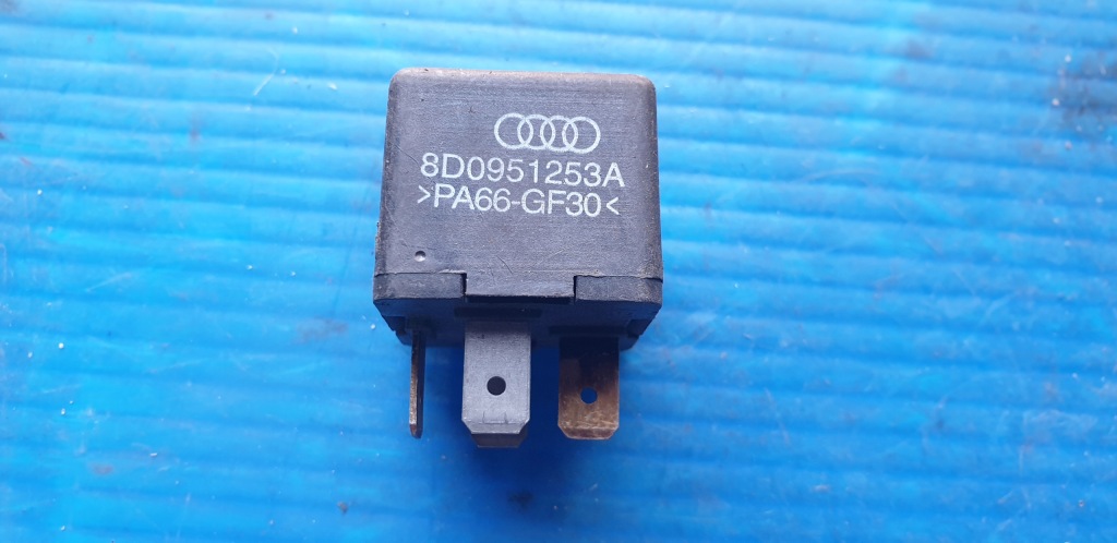 Купити Audi vw реле 8d0951253a 373