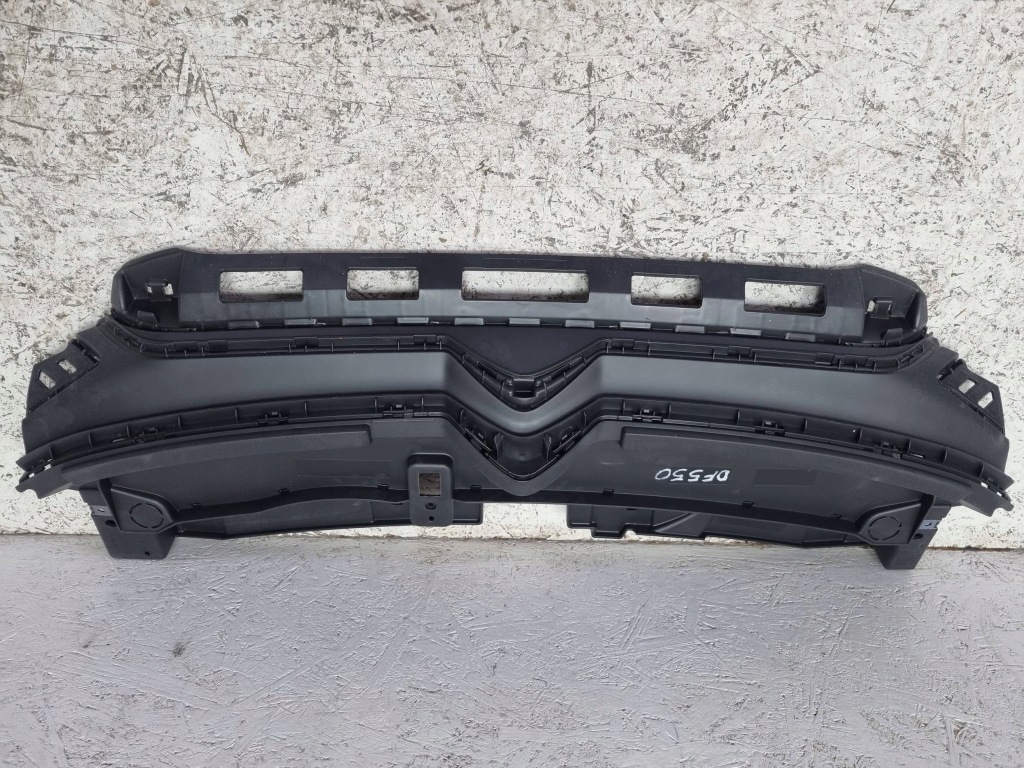 фото №1, Решітка радіатора передній перед citroen c3 9833503480