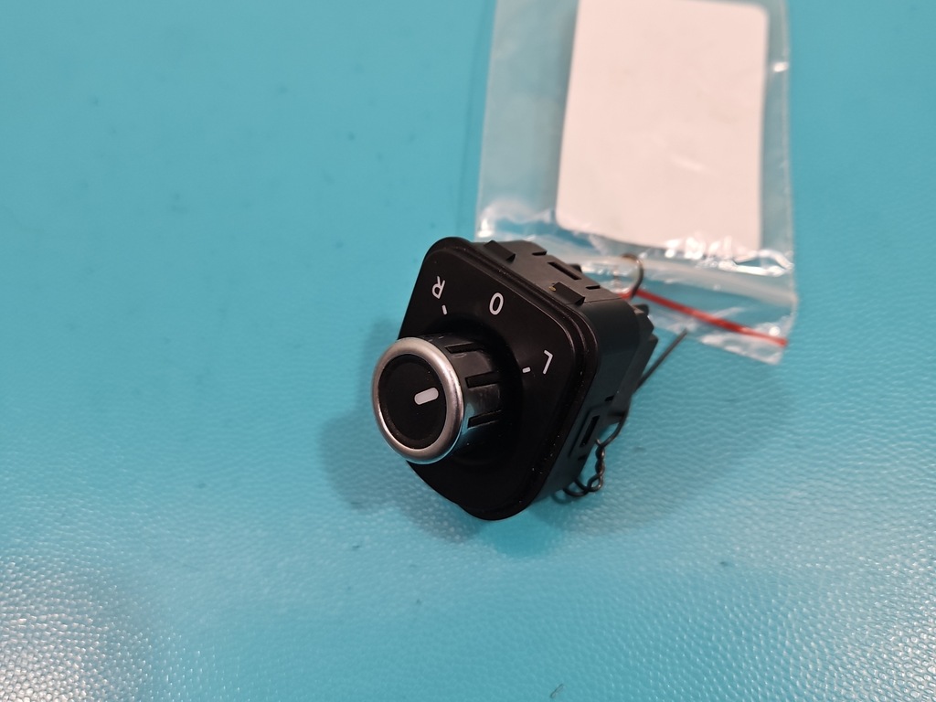 фото №1, Переключатель зеркал vw passat cc 3c8959565b