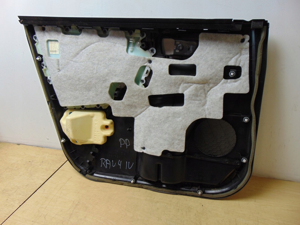 фото №14, Обивка обшивка дверь правый перед toyota rav4 iv