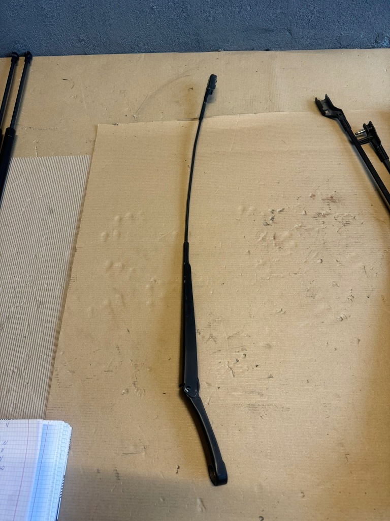 фото №1, Рычаг дворники перед правое vw up 1s1955410