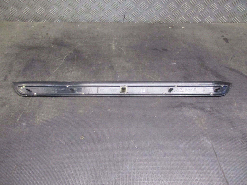 Накладка  накладка порога  правый  передок  9629149577 peugeot 607 рестайлинг  2.7 hdi 04-10 Киев
