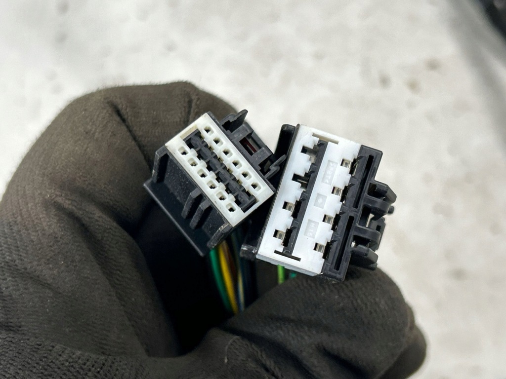 Джгут двері передніх права сторона buick encore i 42600374 Зі Шроту