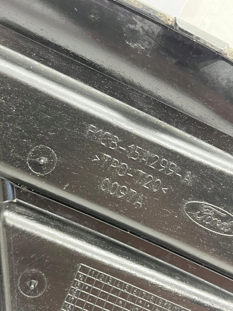 Ford focus mk3 рестайлинг  решётка бампера перед левая bydgoszcz f1cb-15a299-a Недорого