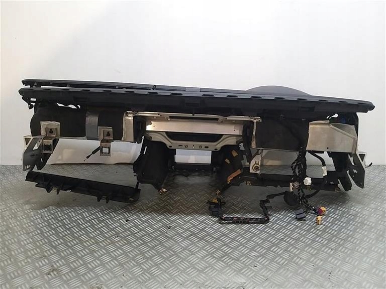 фото №7, Консоль приборная панель приборная панель phaeton 02-07 przed lift чёрный dół подушка