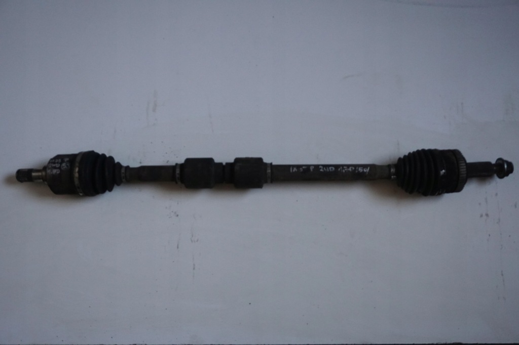 фото №1, Hyundai ix35 привідний вал права шарнір y930r 1.7crdi 2wd nr.50