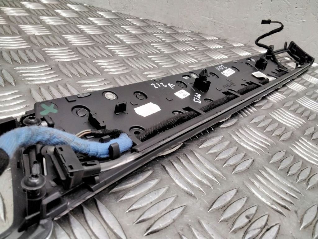 фото №8, Mercedes-benz e w212 2011 комплект рамка панели приборной панели