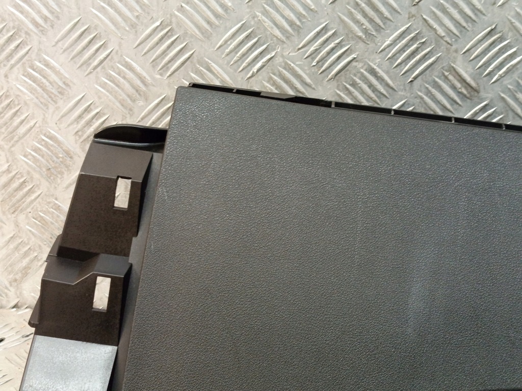 фото №10, Bmw оригинальный номер 7937981 1' f40 бардачок панели консоли пассажира